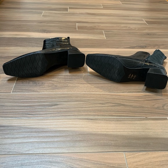 I am not wearing heels anymore. - Picture 4 of 8